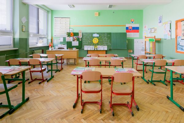 PRACOVNÉ PONUKY: Učiteľ/ka  (2.stupňa ZŠ)