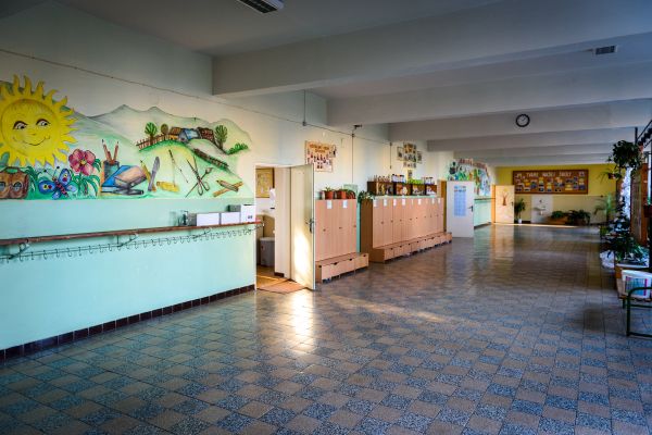 PRACOVNÁ PONUKA - prevádzkový pracovník / pracovníčka ZŠ